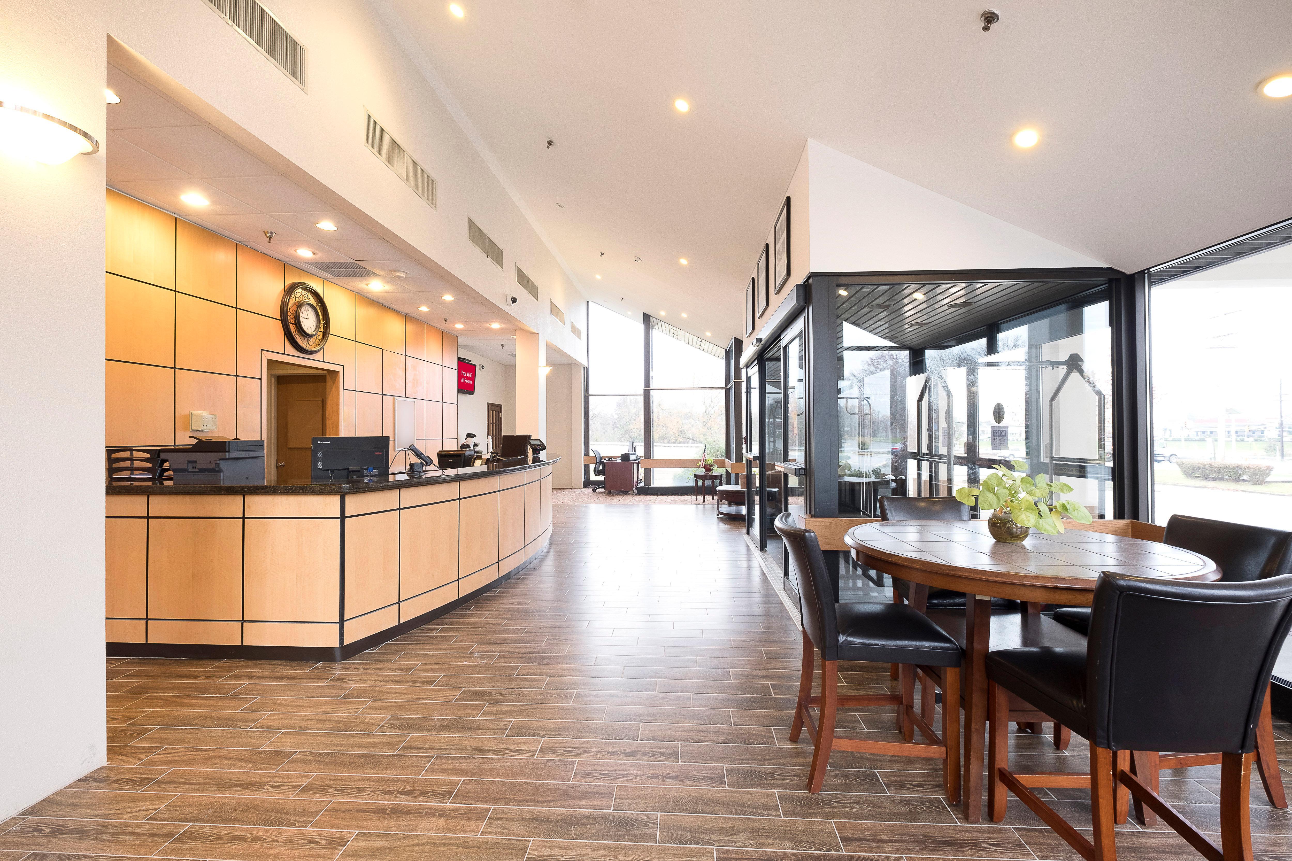 Red Roof Inn & Suites Mt Holly - Mcguire Afb Westampton Exteriér fotografie